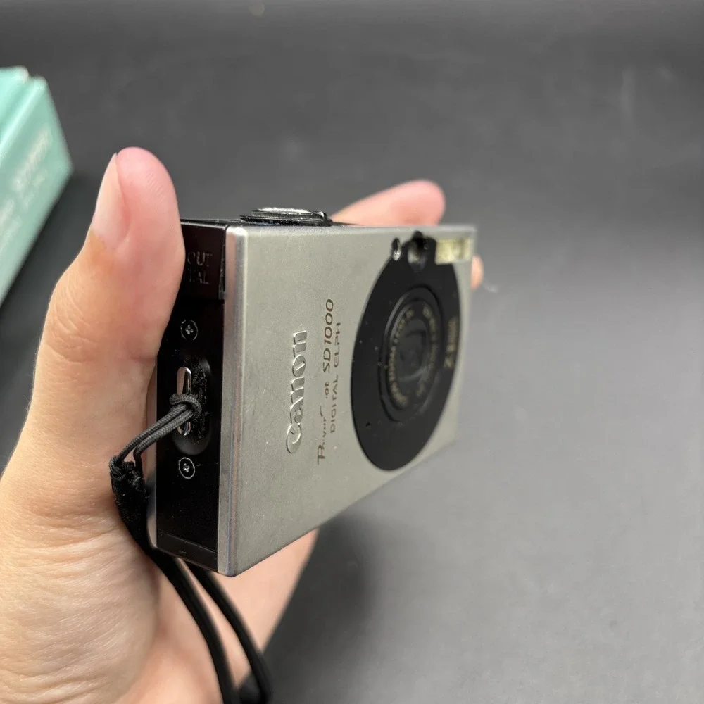 Canon Powershot SD1000 Silver Digital Compact Camera 7.1MP Digicam TESTED